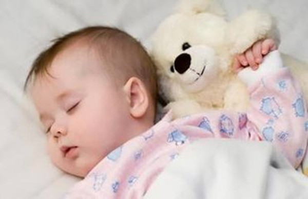 Wie viel Zeit braucht ein Baby zum Schlafen?